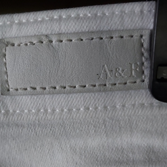 Abercrombie & Fitch White High Rise Jeans - Picture 4 of 4